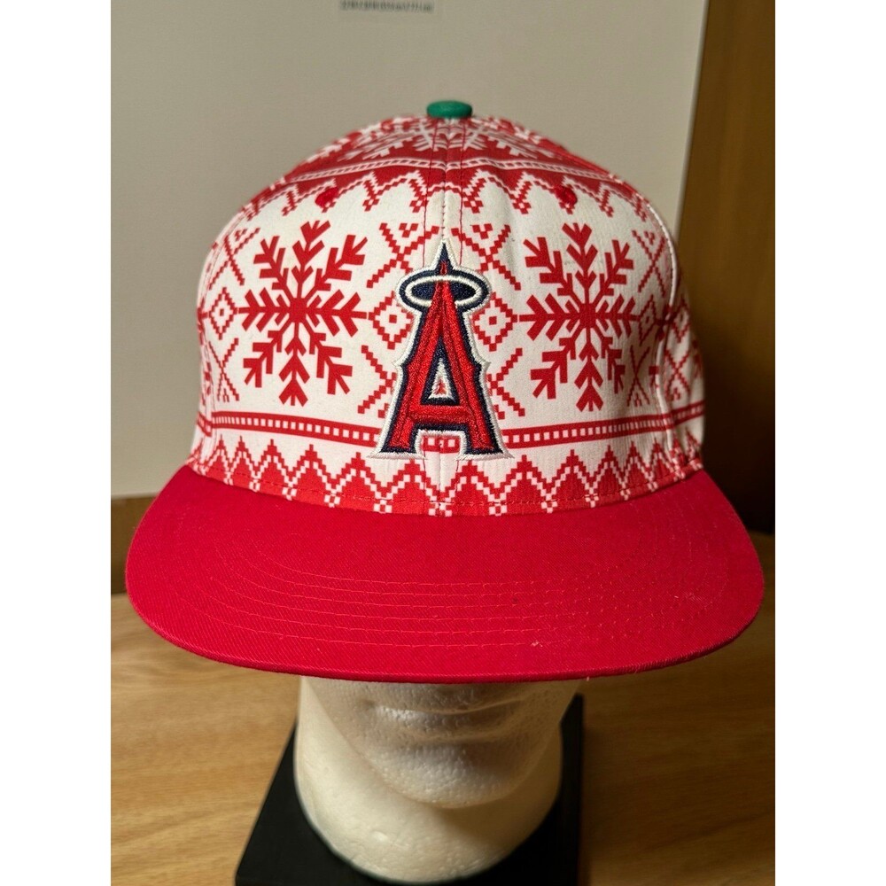 Los Angeles Angels MLB Baseball Winter Christmas ARCO Snapback Trucker Hat